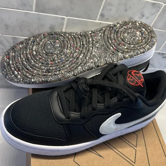 nike court borough 45